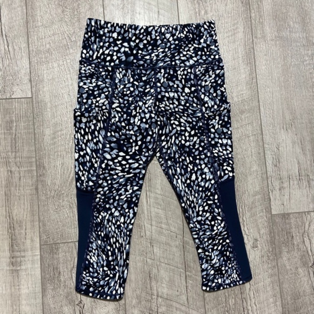 Athleta XS Spotty Up For Anything Crop Leggings Black White Mesh Pockets Zip